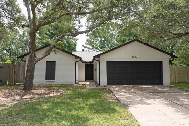 property at 1204 Osborne Dr