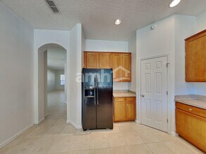 9140 Prosperity Lake Dr in Jacksonville, FL - Building Photo - Building Photo