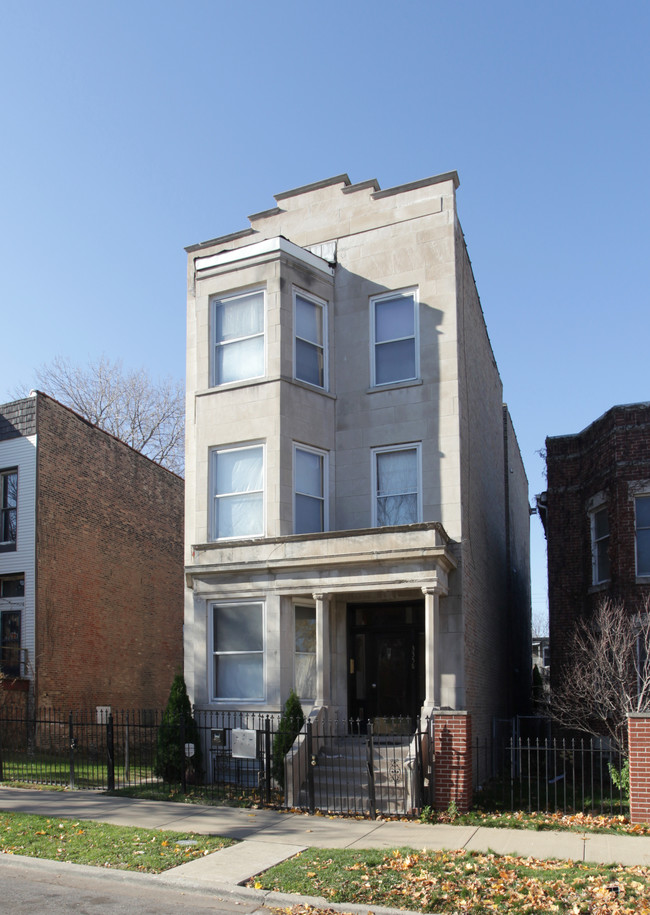 3358 S Giles Ave in Chicago, IL - Building Photo - Building Photo