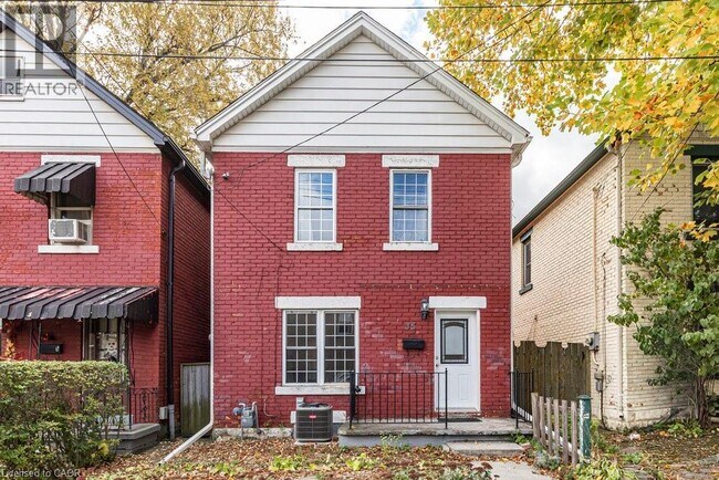 property at 35 Ferrie St W