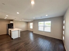 1203 N Clay St in Ennis, TX - Building Photo - Building Photo