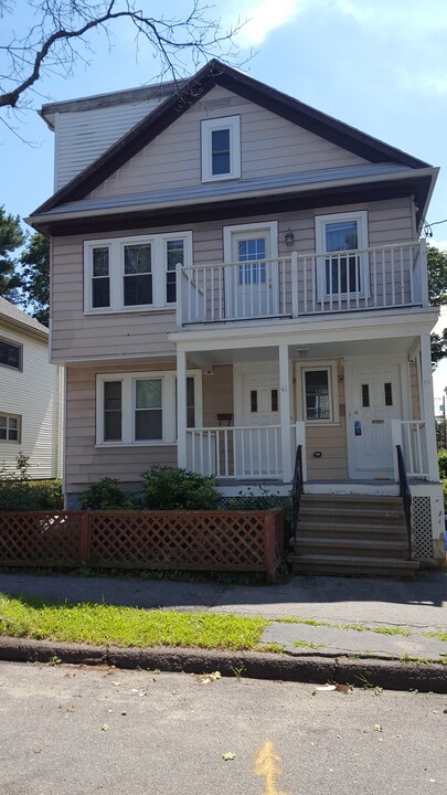 41 Hilton St, Unit 1st floor in Arlington, MA - Building Photo