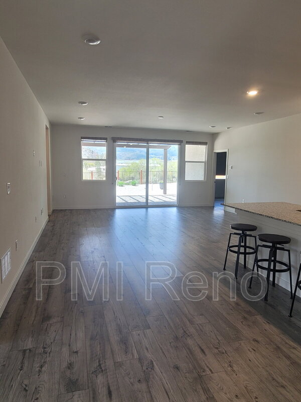 8380 Fenhollow Dr in Verdi, NV - Building Photo - Building Photo