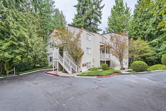 Creekside A in Kirkland, WA - Foto de edificio - Building Photo