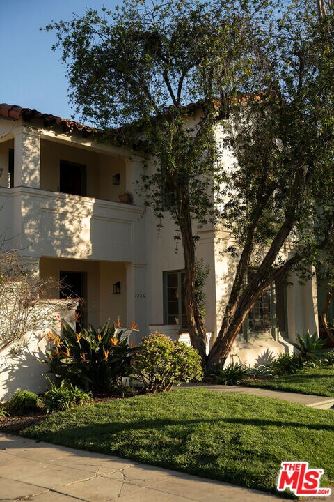 1206 S La Jolla Ave in Los Angeles, CA - Building Photo
