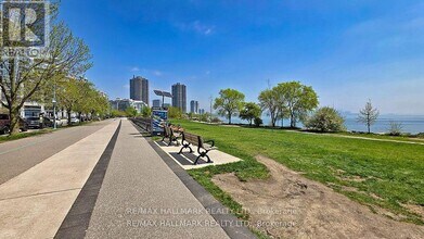 38-4138 Annie Craig Dr in Toronto, ON - Building Photo - Building Photo