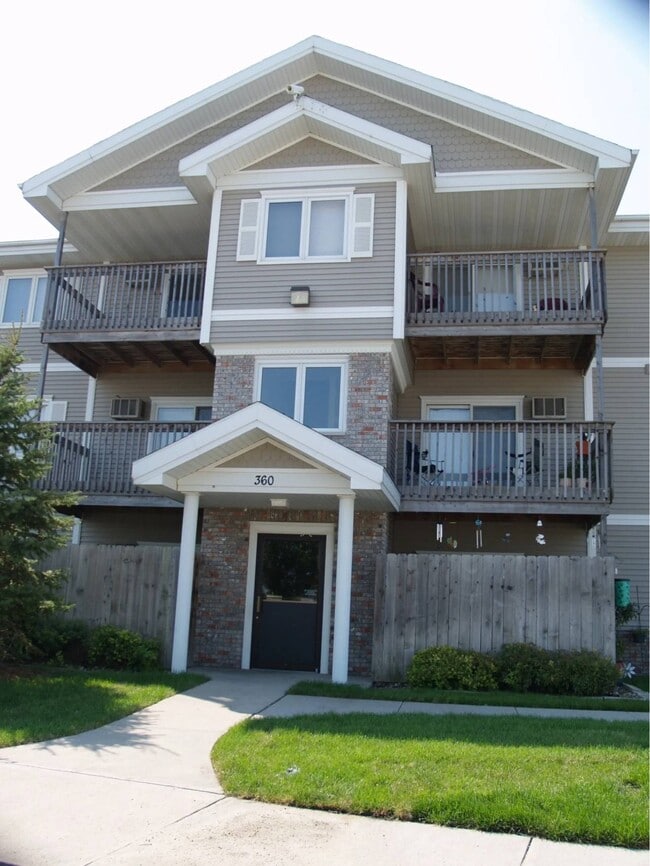 Oak Crossing in Grimes, IA - Foto de edificio - Building Photo