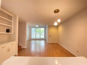 2601 S Braeswood Blvd in Houston, TX - Foto de edificio - Building Photo