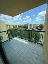 11800 SW 18th St in Miami, FL - Building Photo - Building Photo