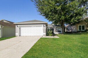 16052 Dorchester Blvd in Clermont, FL - Building Photo