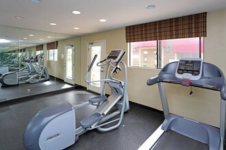 Summer Brook Apartments: Your Oasis of Comfort and Style in San Diego, CA - Building Photo - Interior Photo