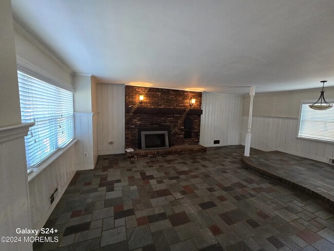 16 Oak Ridge Pkwy in Toms River, NJ - Foto de edificio - Building Photo