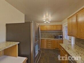 1915 Berkshire Ln in Colorado Springs, CO - Building Photo - Building Photo