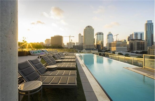 property at 617 W 7th St