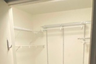 505 Plymouth Rd, Unit 505 in North Brunswick, NJ - Building Photo