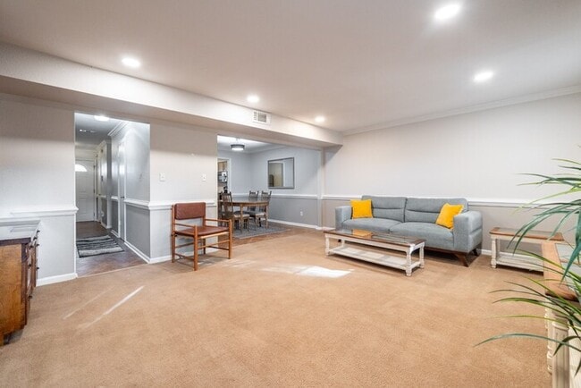 6553 New Market Way in Raleigh, NC - Building Photo - Building Photo