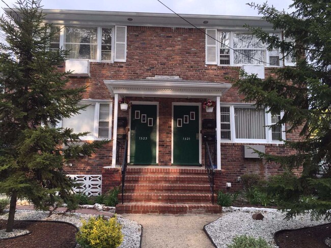 1523 Jefferson Ave, Unit 1st Floor