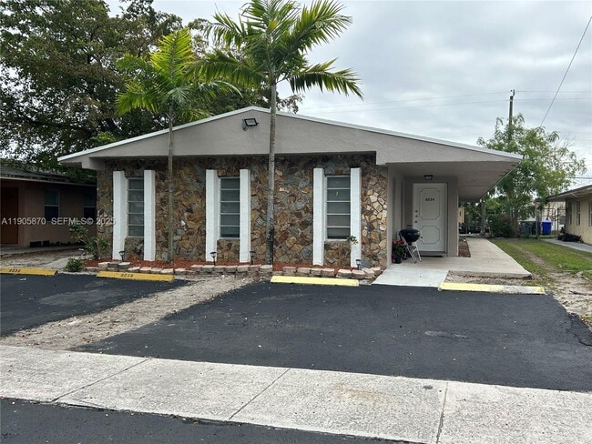 6036 Buchanan St in Hollywood, FL - Building Photo - Building Photo