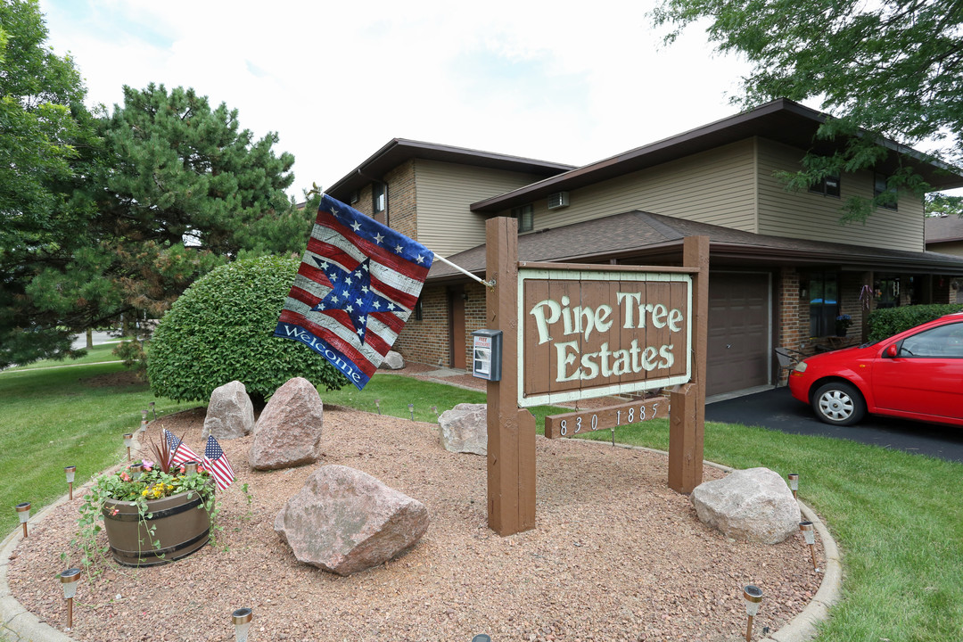 Pinetree Estates in Appleton, WI - Building Photo