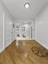 292 E 3rd St, Unit 2nd Floor in Brooklyn, NY - Building Photo - Building Photo