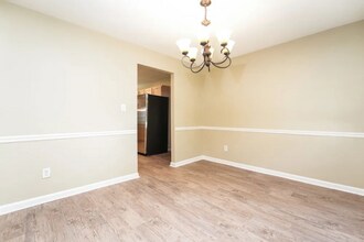 4264 Ward Bluff Ct in Ellenwood, GA - Foto de edificio - Building Photo