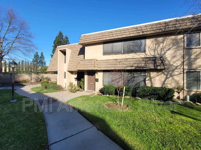 property at 3127 Vía Grande