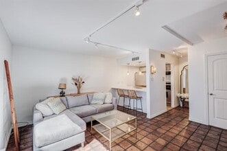 2702 Douglas Ave in Dallas, TX - Building Photo - Building Photo
