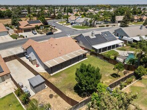 10303 Roehampton Ave in Bakersfield, CA - Building Photo - Building Photo
