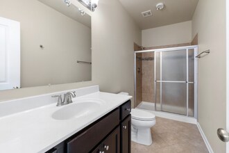 2102 E Broad St in Richmond, VA - Building Photo - Building Photo