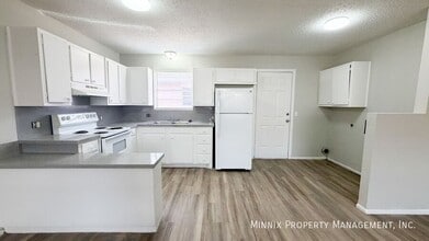 2410 W 16th St, Unit A in Plainview, TX - Building Photo - Building Photo