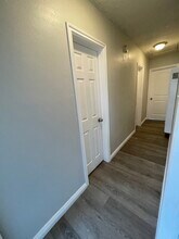 2122 E 10th St in Long Beach, CA - Building Photo - Building Photo