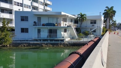 7110 Bonita Dr in Miami Beach, FL - Foto de edificio - Building Photo