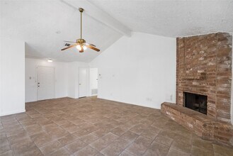 1666 Meadow Green Dr in Missouri City, TX - Building Photo - Building Photo