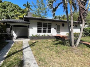 811 NE 70th St in Miami, FL - Building Photo - Building Photo