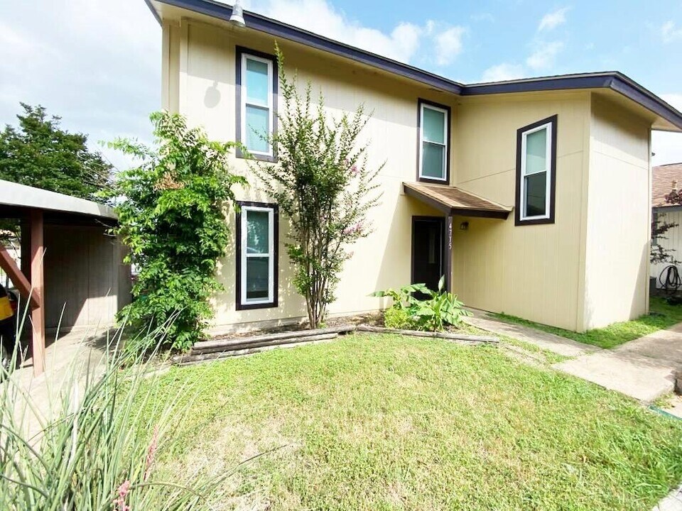 4715 Misty Slope Ln in Austin, TX - Building Photo