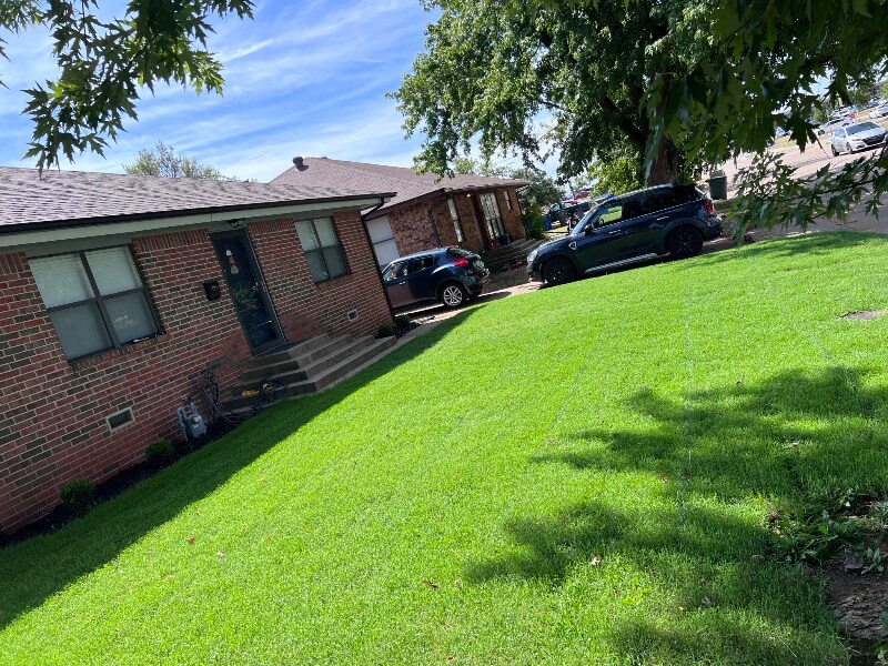 422 Chartrand Ave in Edmond, OK - Foto de edificio