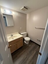 Bower Hill Apartments in Mt. Lebanon, PA - Foto de edificio - Building Photo