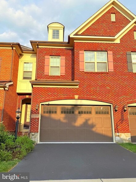 42331 Benfold Square in Ashburn, VA - Building Photo - Building Photo