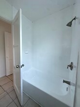 1306 N Fries Ave in Wilmington, CA - Building Photo - Building Photo