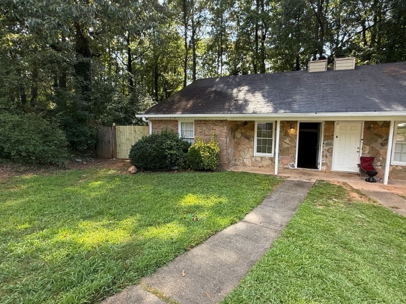 5170-5172 Ridge Forest Dr in Stone Mountain, GA - Building Photo