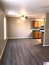 124 Clover Ct in Radcliff, KY - Building Photo - Building Photo