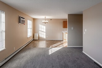 Colonial Court in Alexandria, MN - Building Photo - Interior Photo