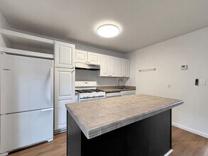 720 W Lewis St in San Diego, CA - Building Photo - Building Photo