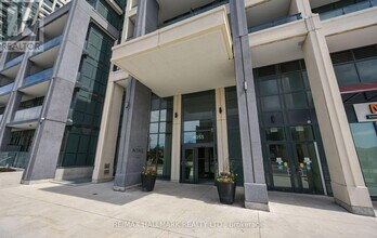 4055-4055 Parkside Village Dr in Mississauga, ON - Building Photo - Building Photo