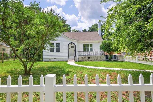 property at 717 E Tennessee St