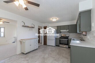 203 Village Ln in Buckner, MO - Building Photo - Building Photo