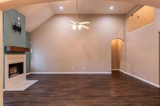 30615 S Sulphur Creek Dr in Magnolia, TX - Building Photo - Building Photo