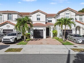 7876 NW 109th Path in Miami, FL - Building Photo - Building Photo