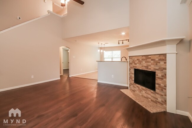 18421 Sunrise Pines Dr in Montgomery, TX - Building Photo - Building Photo