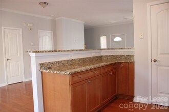 1031 Central Park Cir in Davidson, NC - Building Photo - Building Photo